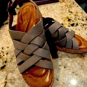 Born Laila Gray Leather Slingback Sandals Low Wedge Heels Women’s US 7 1/2
